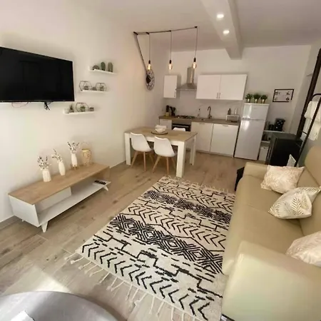 New Immersed In Nature With Pool Apartmán